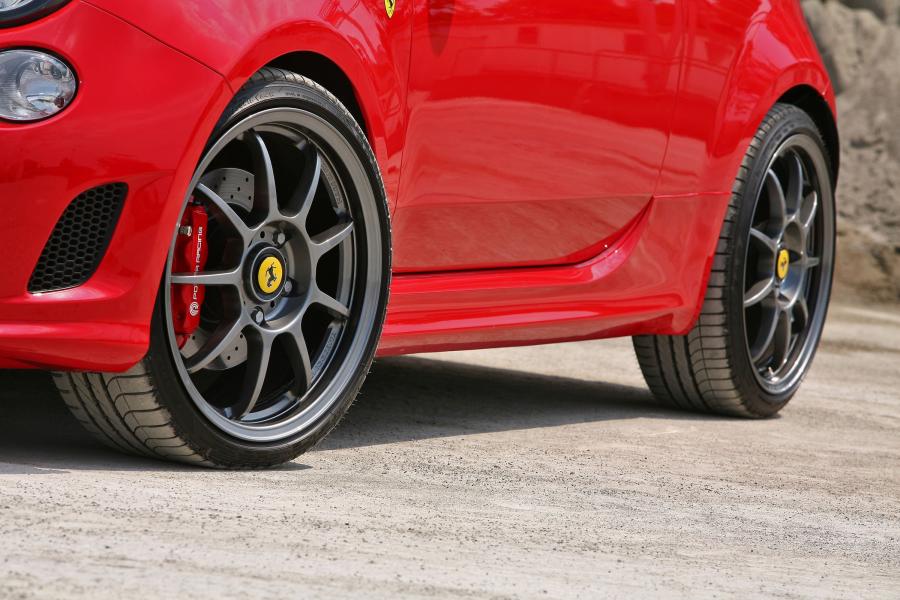 Детали экстерьера Abarth GTR230 Tributo Ferrari by Pogea Racing 2010 года  (фото 21 из 33)